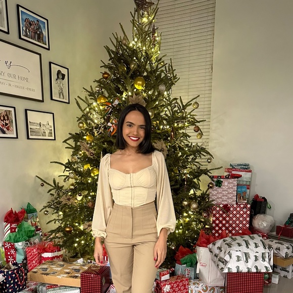 Meet your Posher, Yulisa - Picture 4 of 4